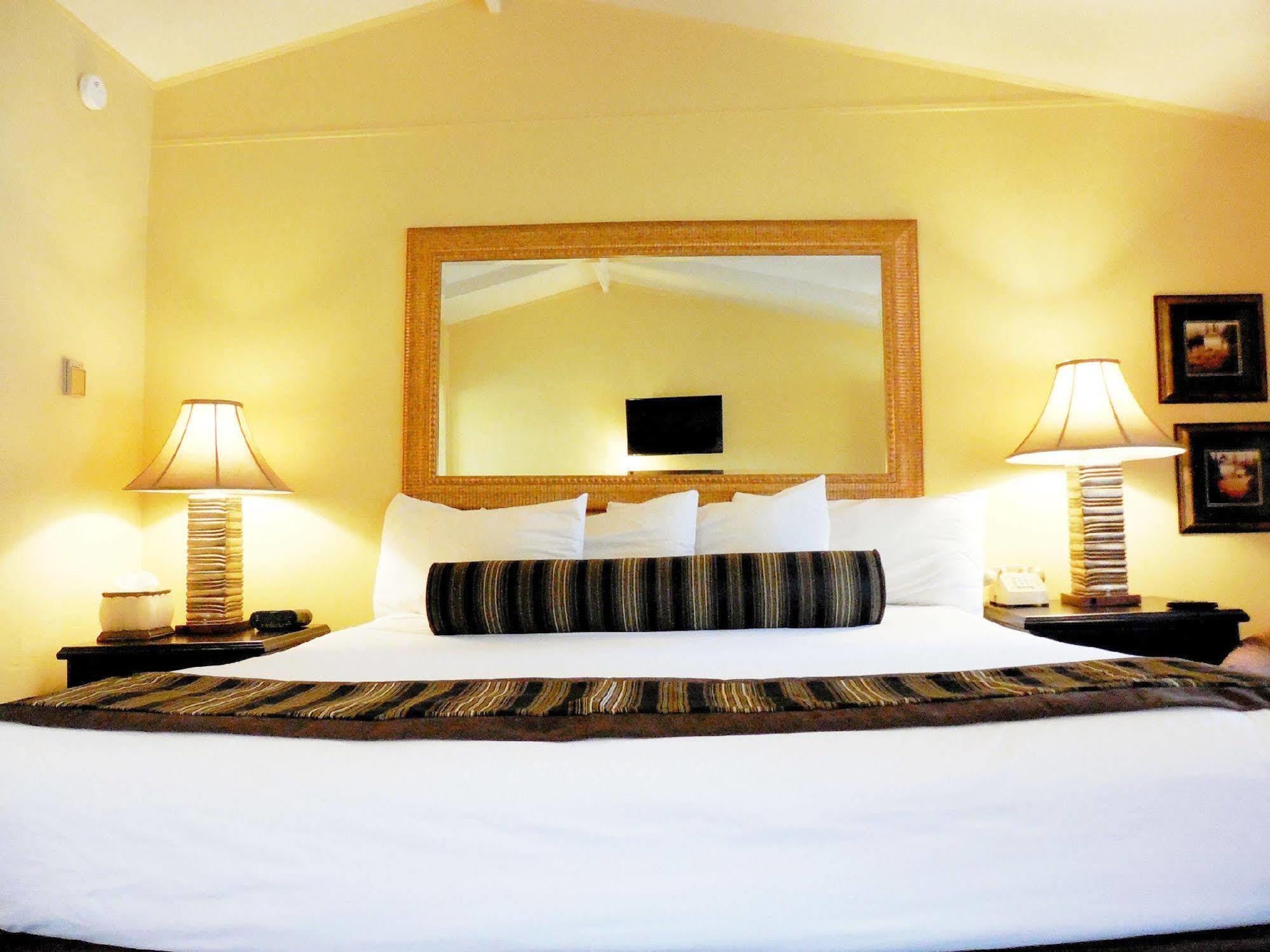 Monterey Peninsula Inn Pacific Grove Bagian luar foto